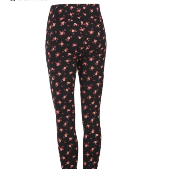 NEW |  Cabi 4142 Printed Lean Legging - Picture 8 of 9